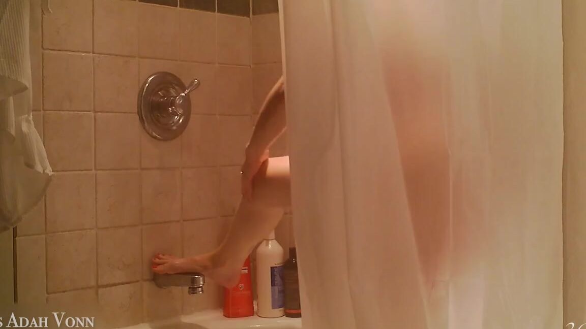 Miss Adah Vonn Nicknamed Topdomme Onlyfans 6 Minute Clip Long Legs Shaved In The Shower A Fan Favorite