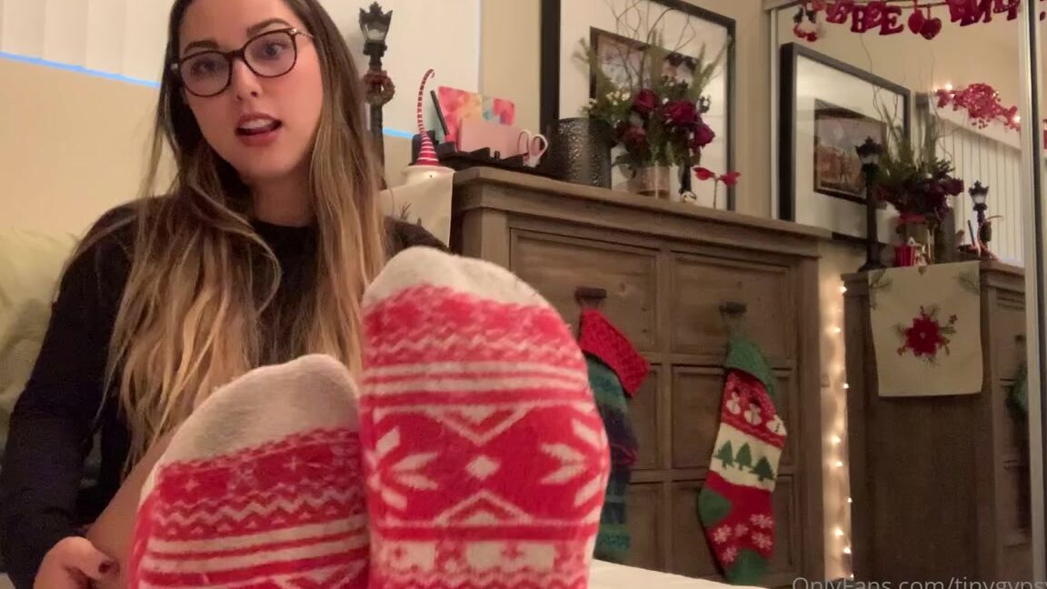 Tiny Gypsy Nicknamed Tinygypsyfeet 12 25 2020 Onlyfans Video Got A Bed With Your Name On It