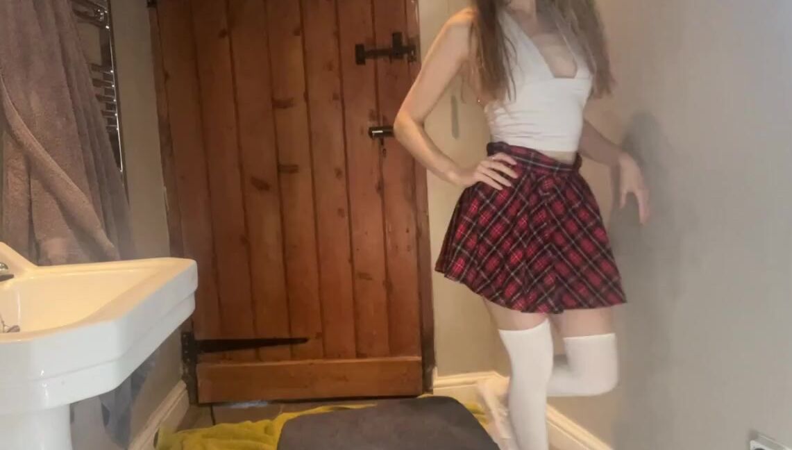 Lavender Wood Nicknamed Lavenderwood Findom 03 05 2023 Onlyfans Video Just A Bit Of Flaunting