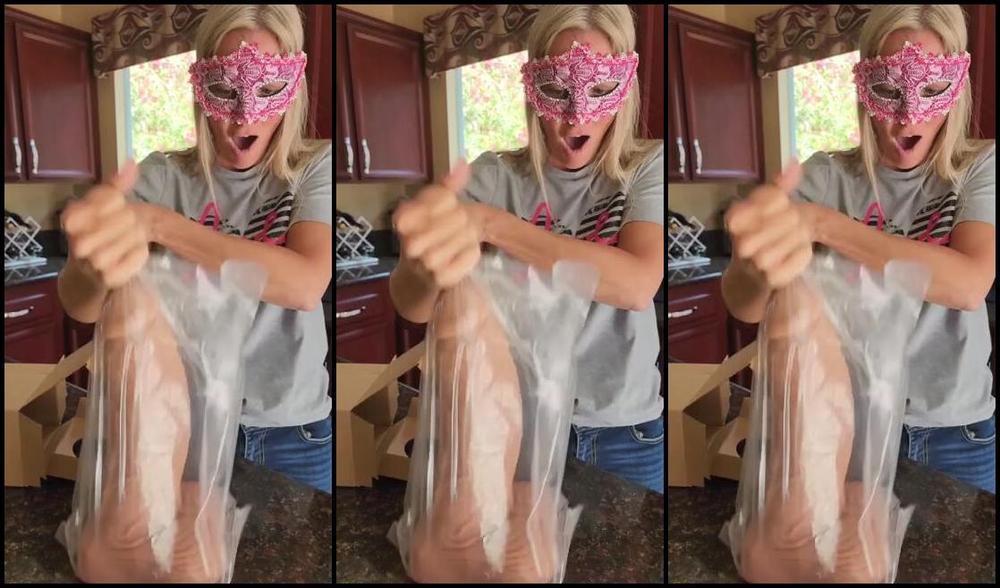 Tylergirl20 Nicknamed Tylergirl20 Onlyfans 05 05 2024 I Had To Share This With You Guys Someone Bought This Toy For Me And I S