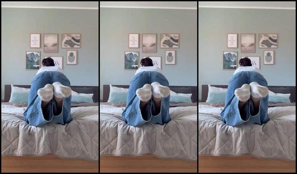 Lovely Sox Nicknamed Lovelysox 04 05 2025 Onlyfans Video Hier Kommt Wieder Deine Dosis Von Mir Mit Schwitzigen Socken Und Nacktem Arsch Reicht Das Um