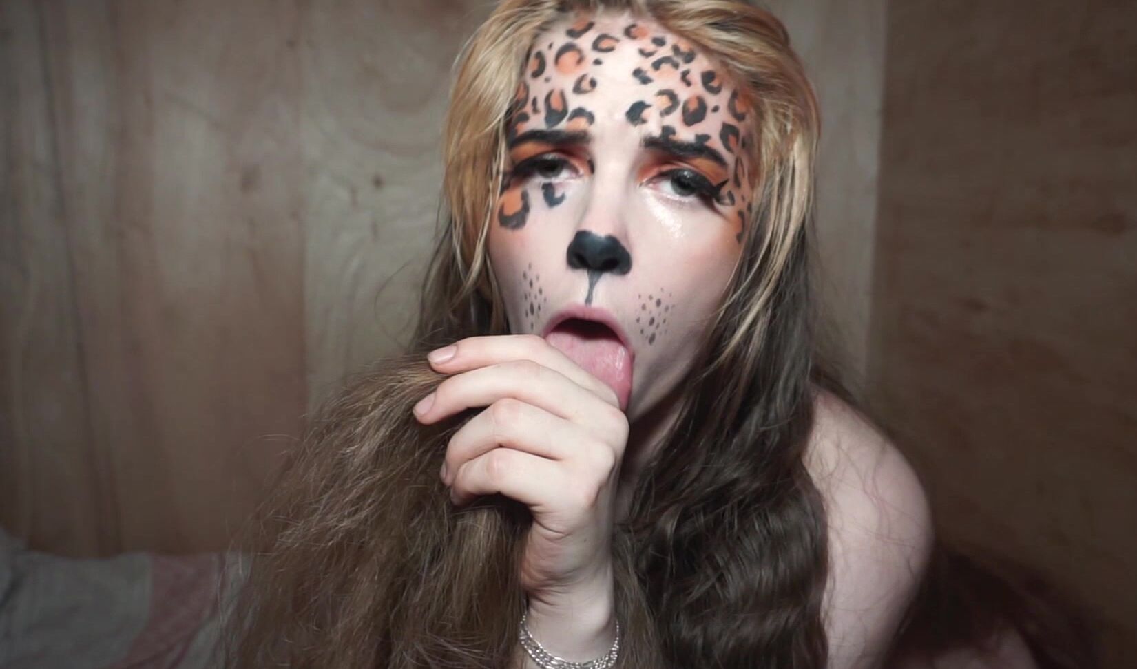 "LongHairLuna" erotic magic, magic control, pet play, transformation fantasies, transformation fetish Body Swap WereWoman manyvids