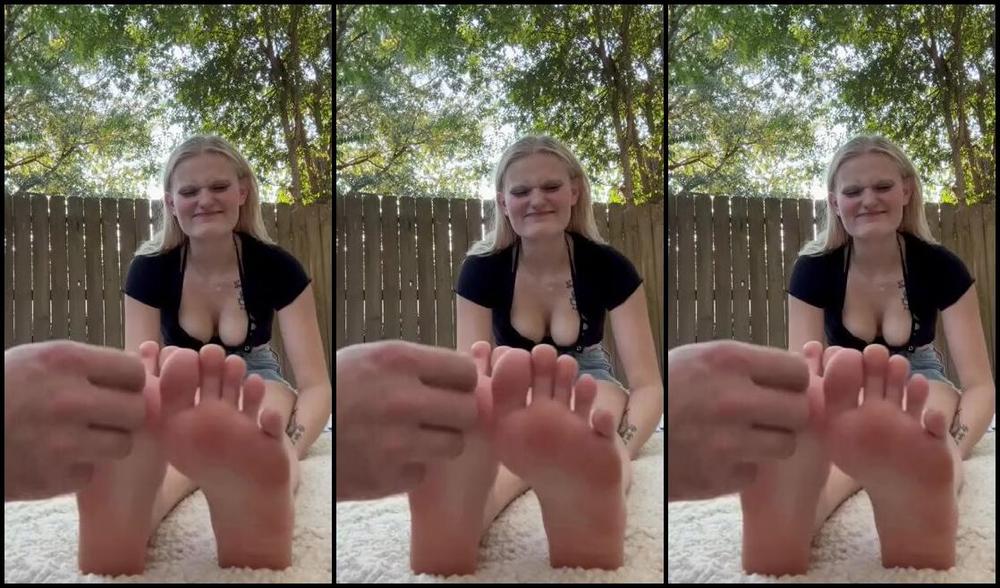 Kikiredmoon Nicknamed Kikiredmoon 09 19 2023 Onlyfans Video Tickle Video