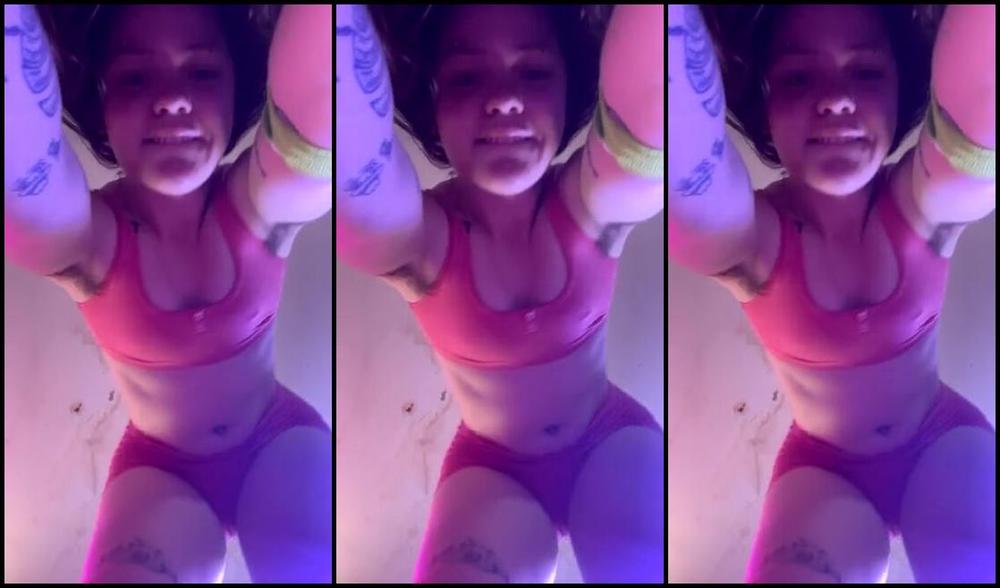 Stacey Barnes Nicknamed Staceybarnes 03 11 2025 Onlyfans Video Just Stretching Ps One Of You Goons Should Fix My Ceiling Before It Falls In On