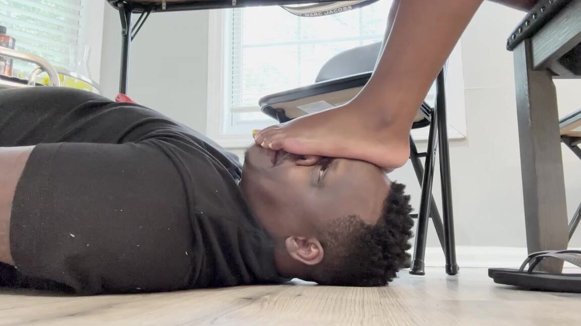 Cuteeightss Nicknamed Cuteeightss 02 10 2024 Onlyfans Video My Cousin Rex2K23 Loves Being My Foot Stool