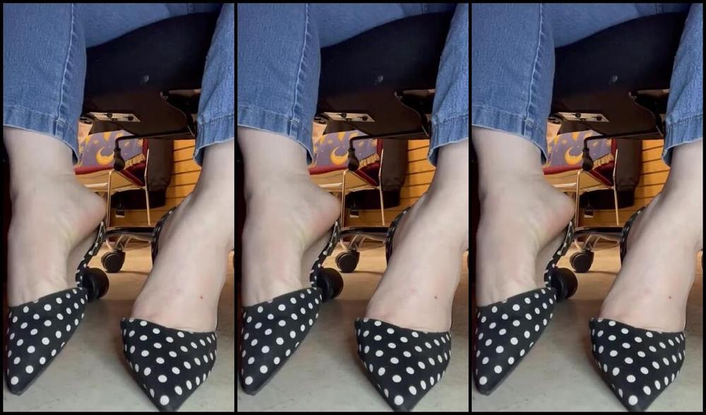 Fattyfeet420 Nicknamed Fattyfeet420 10 14 2023 Onlyfans Video 34 View Of The Polka Flats And My Arches