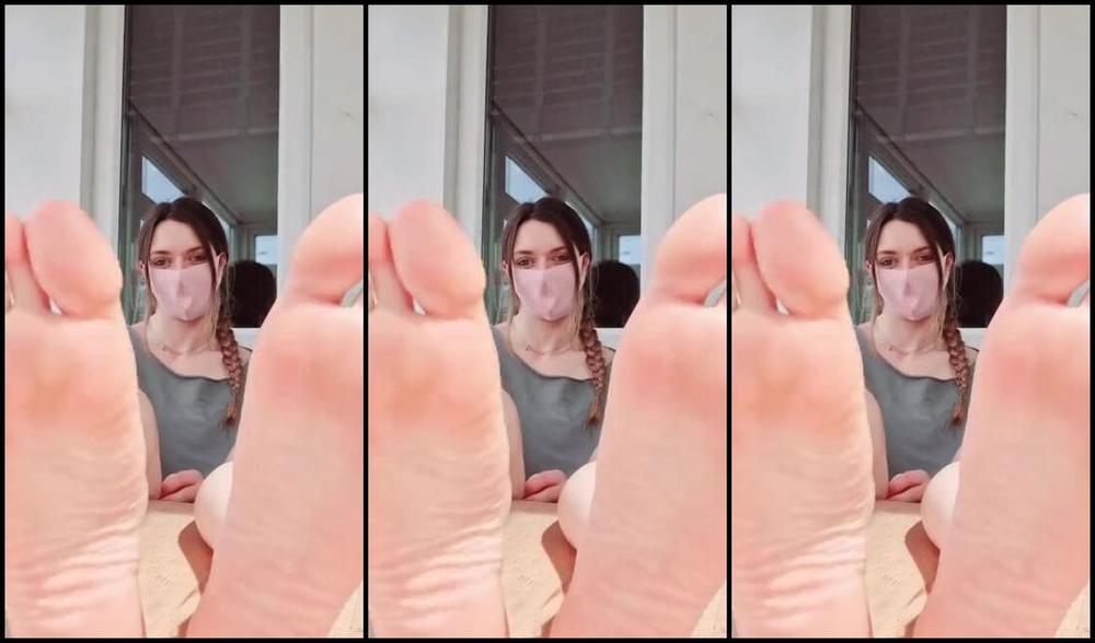 Morgans Soles Nicknamed Morganssoles15 05 31 2025 Onlyfans Video Soft Bare Soles In The Sunshine