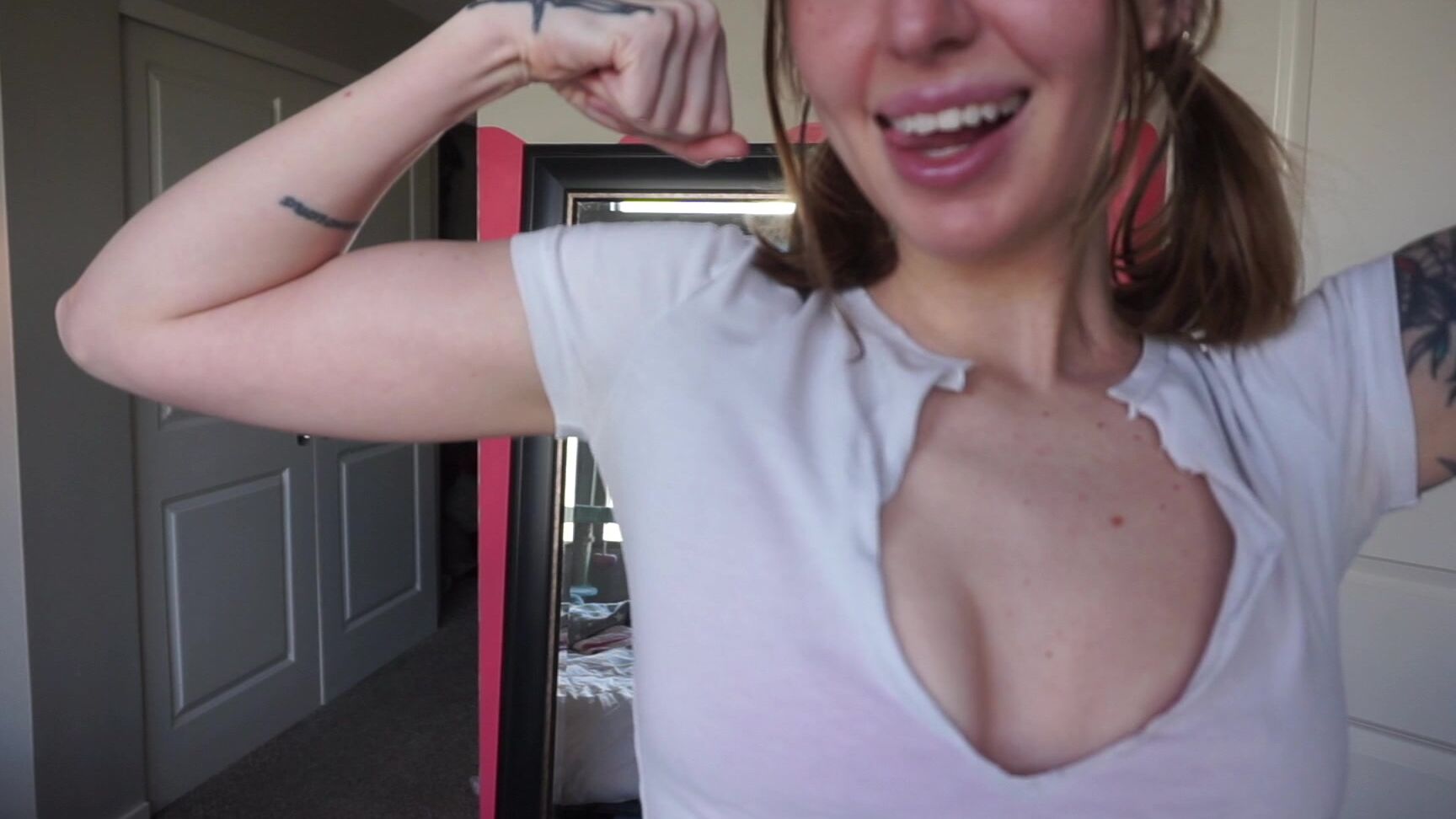 "HARPERMADI" biceps, flexing, muscle control, muscle worship, ripoff, sfw 785 Flexing and Shirt Ripping manyvids
