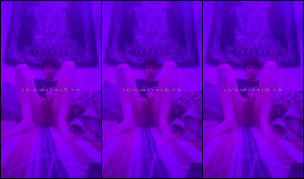 Mentallyillmile Nicknamed Mentallyillmile 05 08 2024 Onlyfans Video Secretly Touching Myself While My Bf Sleeps 1080P