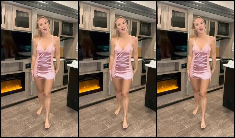 Vicky Stark Nicknamed Vickystark 01 01 2023 Onlyfans Video Happy New Year Pink Lingerie Try On Tip Are Always Appreciated Azo