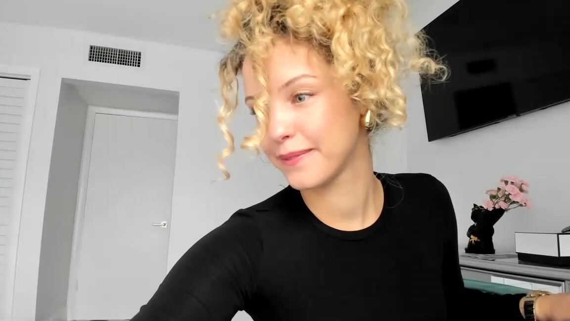 "Coconutsex" latina, masturbation, orgasms, pussyplay, sensual Erotic Enchantress Explores Her Own Slick Paradise manyvids