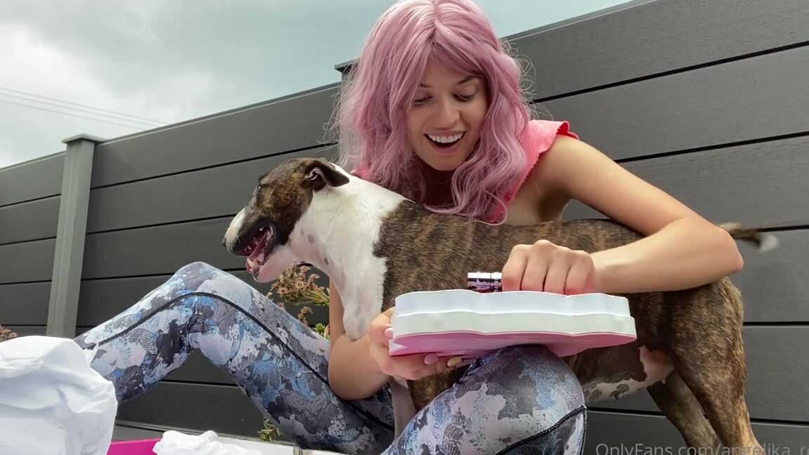 Angelika Rouge Nicknamed Angelika Rouge Onlyfans Unboxing Of My New Present