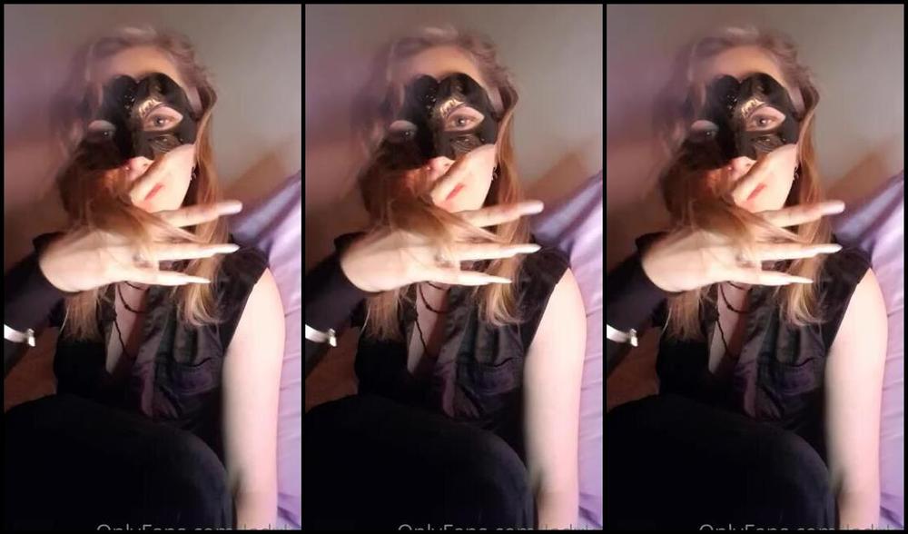 Lady Left Nicknamed Ladyleft 10 19 2020 Onlyfans Video Ohh Id Forgotten How Much You Liked These Early Videos With My Long Pointed Nails Red 7Cfi