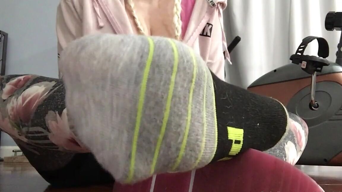 Alice Is More Nicknamed Aliceismore 06 03 2023 Onlyfans Video Celebration 20 Subs In June I Let 20 Tell Me How Much They Enjoy My