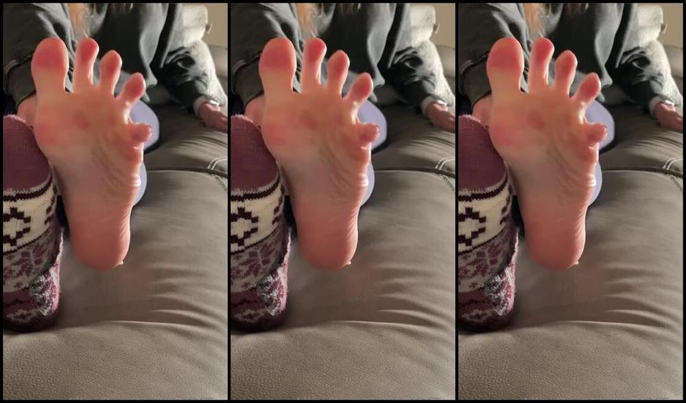 Alice Rose Nicknamed Alicerosequeenoftoes 03 10 2023 Onlyfans Video We Were Watching Some Tv And You Thought You Could Do A Better Job Of Warming