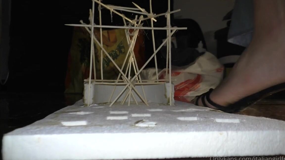 Italian Girlfriend Nicknamed Italiangirlfriend 07 22 2022 Onlyfans Video My Boyfriend Builds It Part 4 7Epp