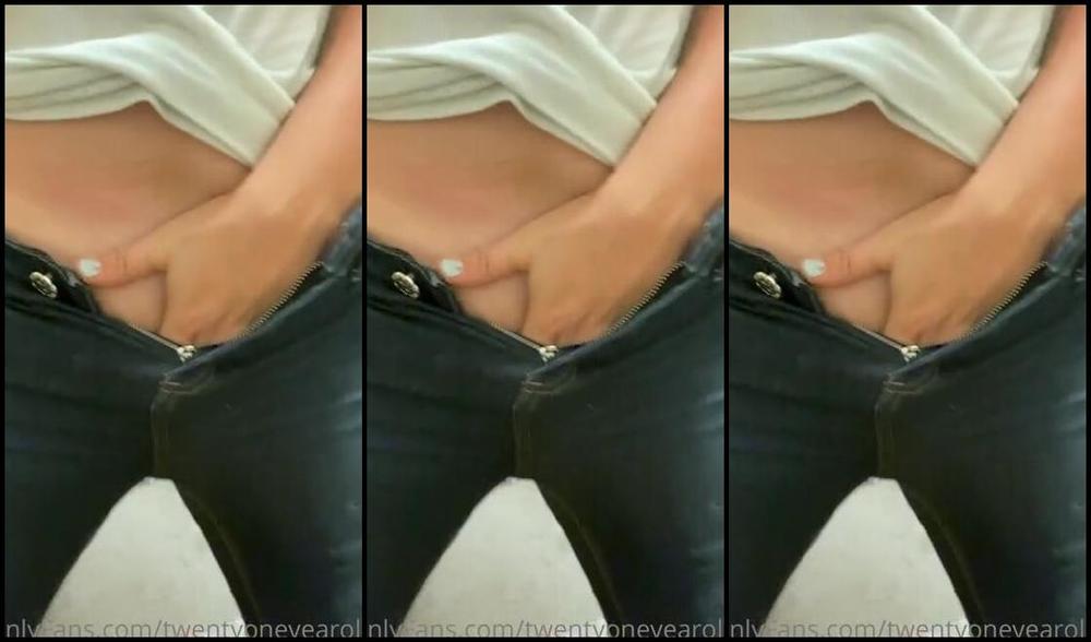 Finebritishfeet Nicknamed Tickletoesuk 06 14 2020 Onlyfans Video Is It Wrong To Finger Yourself In The Bathroom When You Have Guests Asking For