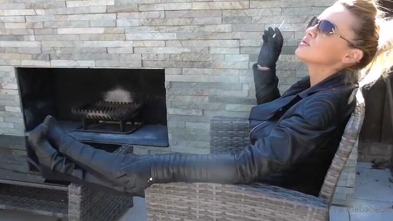 Frankiebabe Nicknamed Frankiebabexxx Onlyfans Smoking Hot Leathers Freeclipfriday Fetishfriday Enjoy