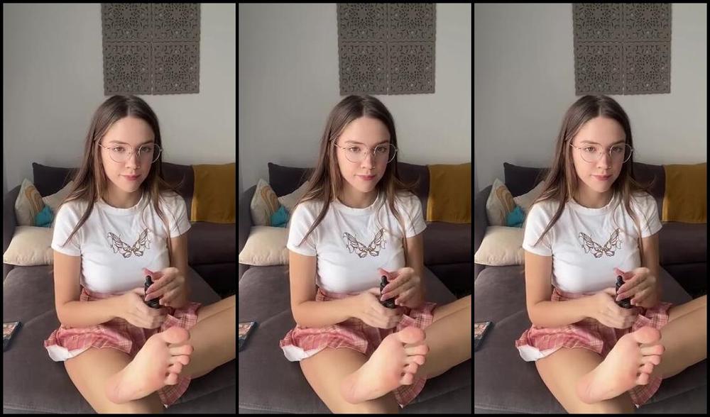 Lazypurpleleaf Nicknamed Lazylittleleaf Onlyfans Today Is Foot Care Day