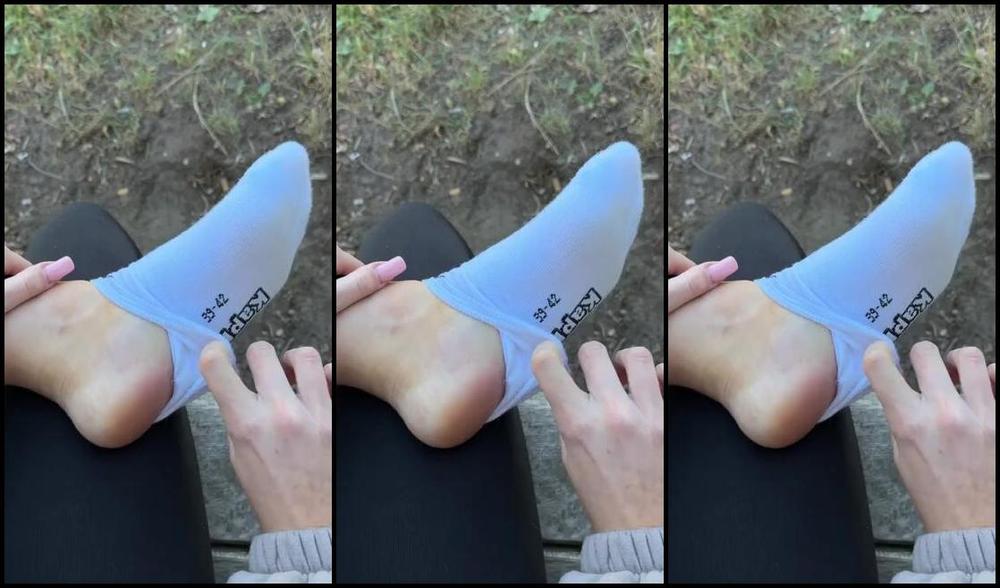 Letty Blondie Nicknamed Yourbest Blondie 09 07 2025 Onlyfans Video I Did It Again Sitting Outside After A Long Walk I Couldnt Resist Slipping Off