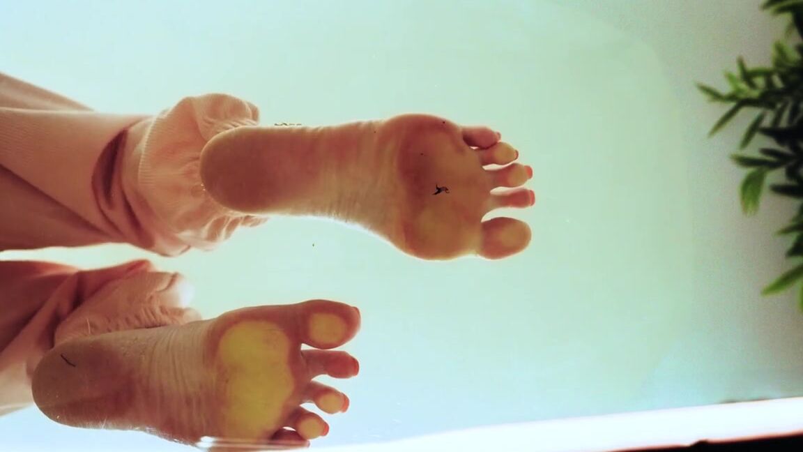 Giantess Ella Nicknamed Giantessella 10 30 2023 Onlyfans Video Story Its Your Birthday And Your Step Sis Grands You One Wish