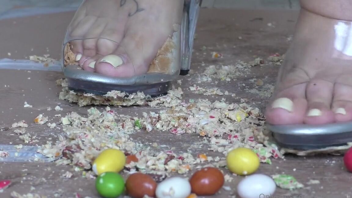 Italian Girlfriend Nicknamed Italiangirlfriend 07 20 2022 Onlyfans Video Almond Comfits Are So Soft Under My Pleasers Soles