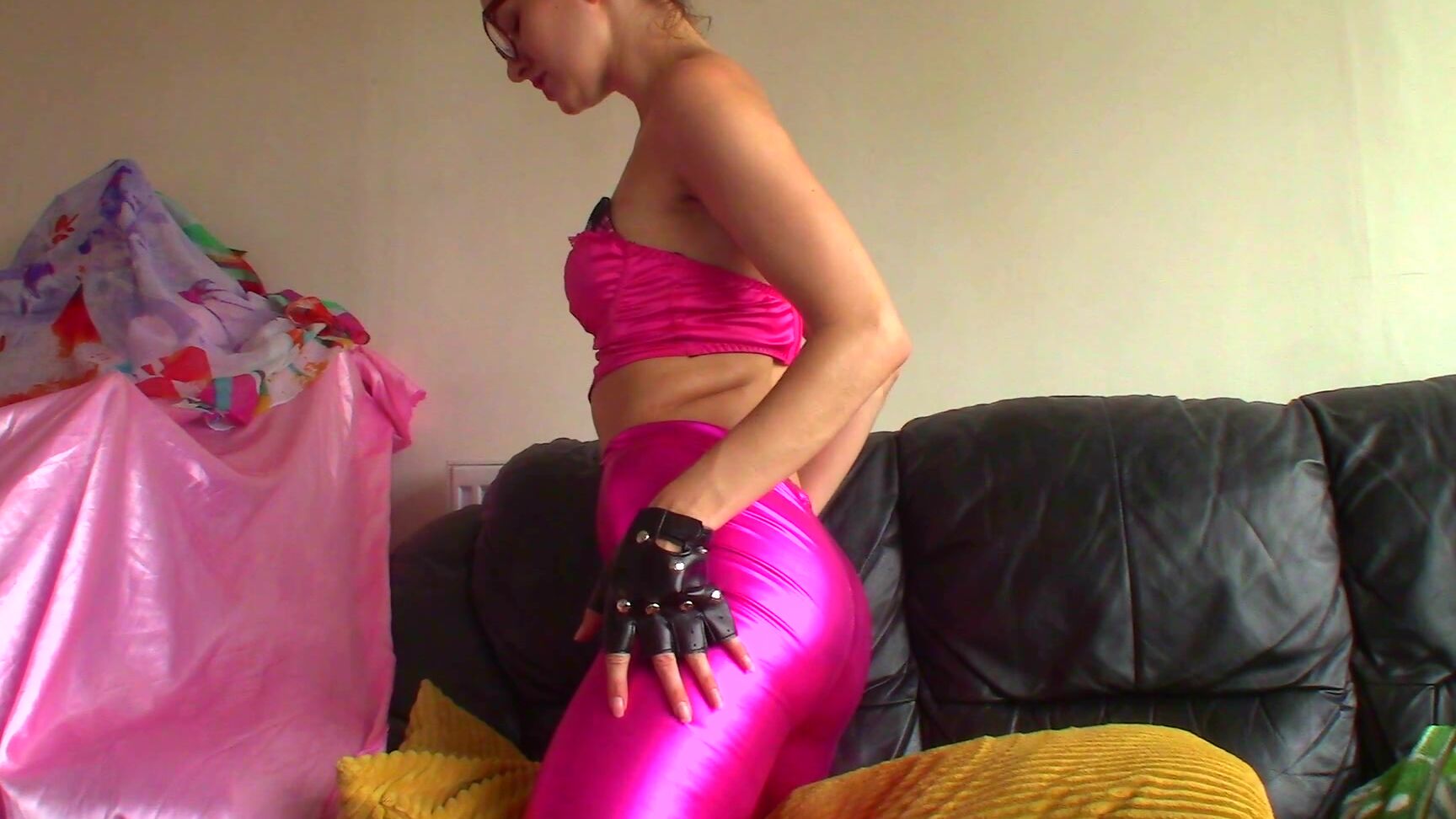 "Goddess Vanessa" executrix, femdom pov, glove fetish, scissorhold, gloves Glove Punched amp Scissored 3rd Person manyvids