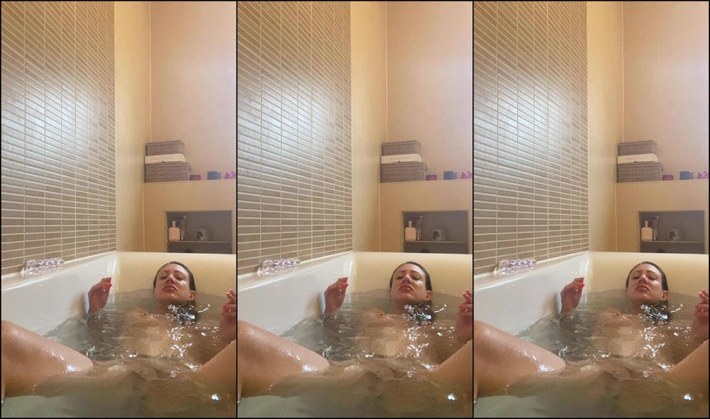 "SuzieLove212" amateur, bathroom, bathtub fetish, masturbation, pussy play Sexy Wet Bath Masturbate amp Orgasm manyvids