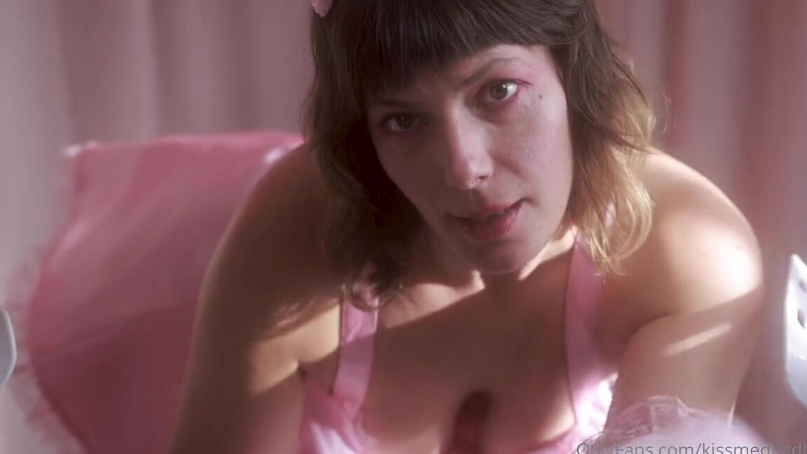 Kissmedeadlydoll Nicknamed Kissmedeadlydoll 11 16 2022 Onlyfans Video Worship Wednesday Is Baaaaaaaack This Week Finds Us Back At The Doll Hospital