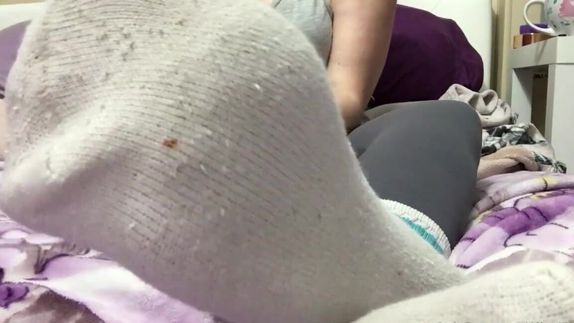 Alice Is More Nicknamed Aliceismore 06 11 2023 Onlyfans Video Knee Socks Over Leggings Sock Strip Video