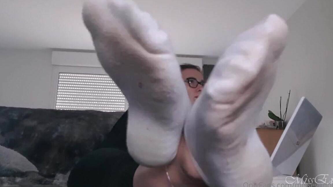 Miss Eva Nicknamed Missevadomina 01 27 2024 Onlyfans Video Ignore Cam Chaussettes Sales Voyeur Il Ne Manque Que Lodeur