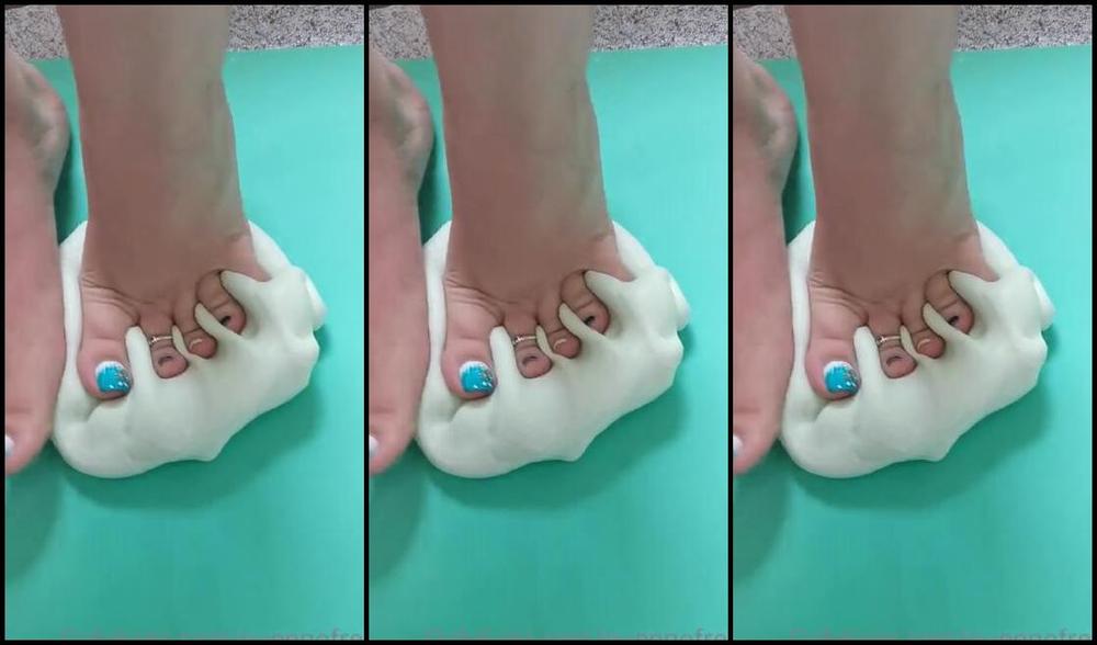 Goddess Trinity Nicknamed Queenofred 06 14 2020 Onlyfans Video This Was A Fun Playful Video To Film Squishing My Tootsies Around In Slime Theres