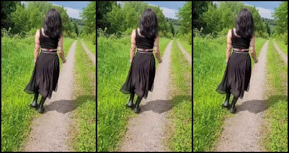 Sophie X Elodie Nicknamed Sophie X Elodie 10 17 2024 Onlyfans Video Wandern In Der Natur Im Kinky Outfit Und Keuschheitsg Rtel