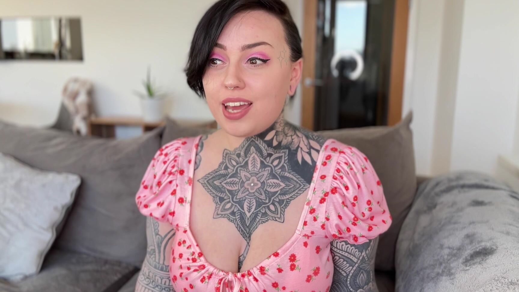 "MissValentina" cheating, cuckolding, femdom, femdompov Live In Cuckold manyvids