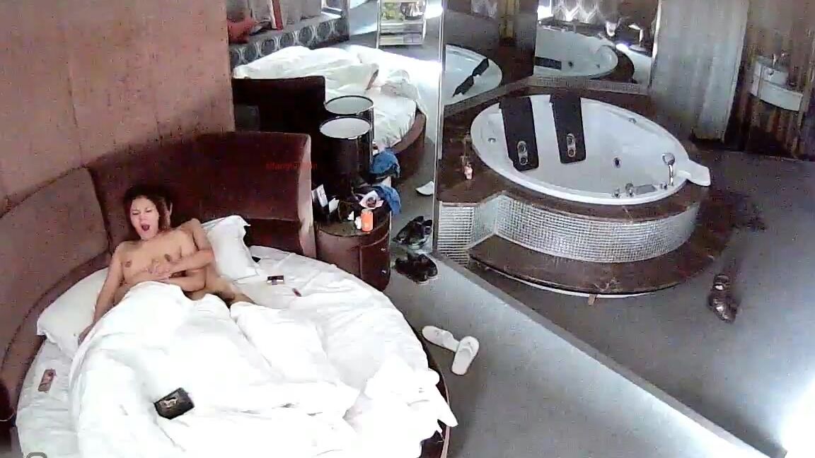 Asian Hidden Camera Couples Escorts 86800