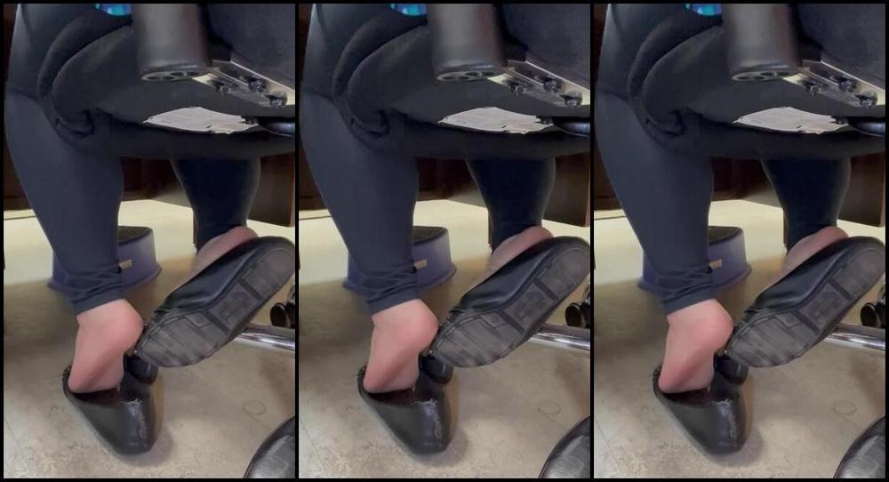 Fattyfeet420 Nicknamed Fattyfeet420 12 31 2023 Onlyfans Video I Hope You Like This Behind The Chair Pov Bc This Is The Easiest Way To
