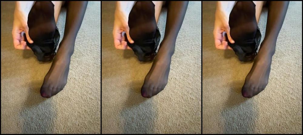 Alice Rose Nicknamed Alicerosequeenoftoes 11 18 2022 Onlyfans Video Will You Help Me Take My Nylons Off Ill Reward You With A Taste Of My