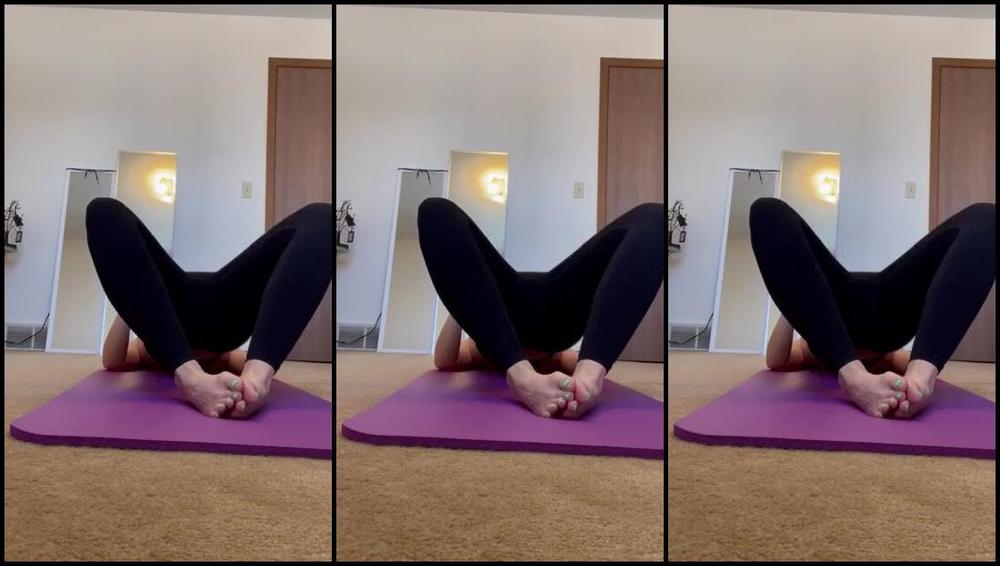 Toespreads Nicknamed Toespreads Onlyfans A Quick Part Of My Core And Booty Workout This Morning With Some Foot Action