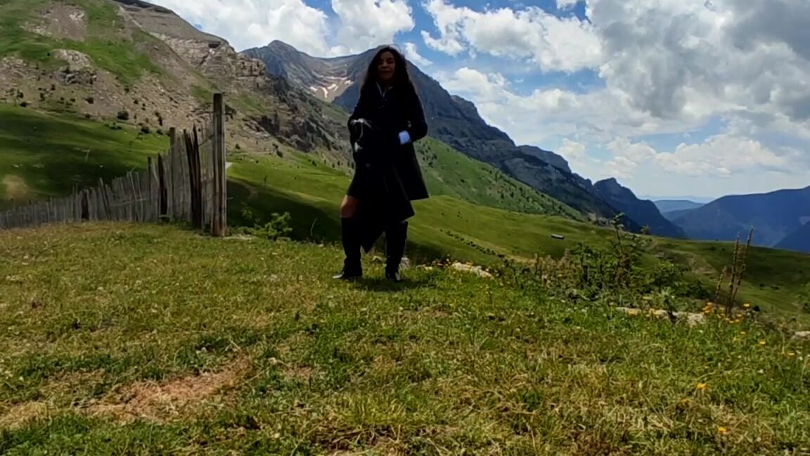 Reina Leather Nicknamed Reinaleather Onlyfans Good Morning I Had This Video From The Last Time I Went On A Leather Experience