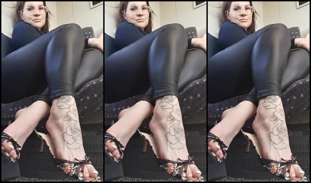 Bunnythefootmodel Nicknamed Bunnythefootmodel 04 30 2020 Onlyfans Video Mules On The Train