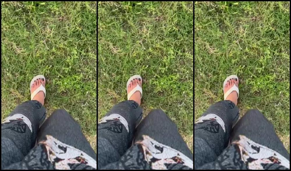 Zafeet Nicknamed Zafeetllc 07 25 2024 Onlyfans Video Pretty Feet Outside In My Flip Flops