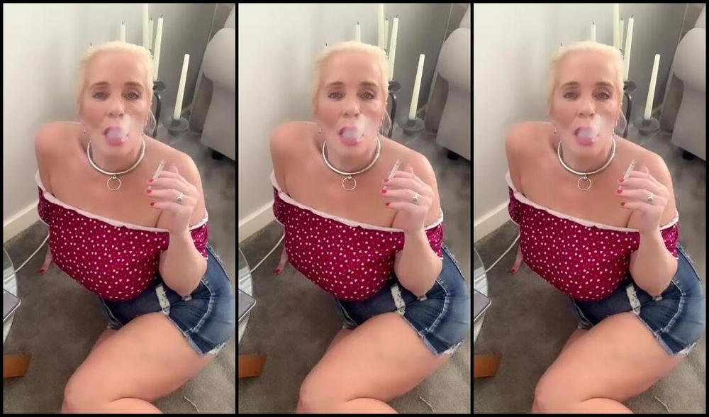 Torryy Nicknamed Torryy Onlyfans My Morning Smoke After Long Hot Bath