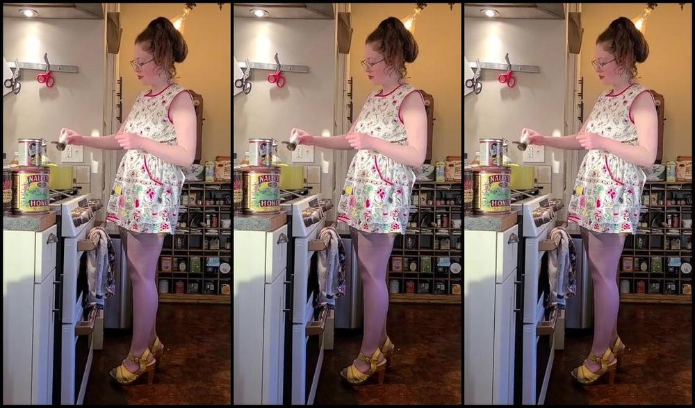 Beatrix Temperley Nicknamed Bea Temperley 06 12 2025 Onlyfans Video Making Soup In 100 Silk Stockings While I Flash You My Little Pussy And Ass