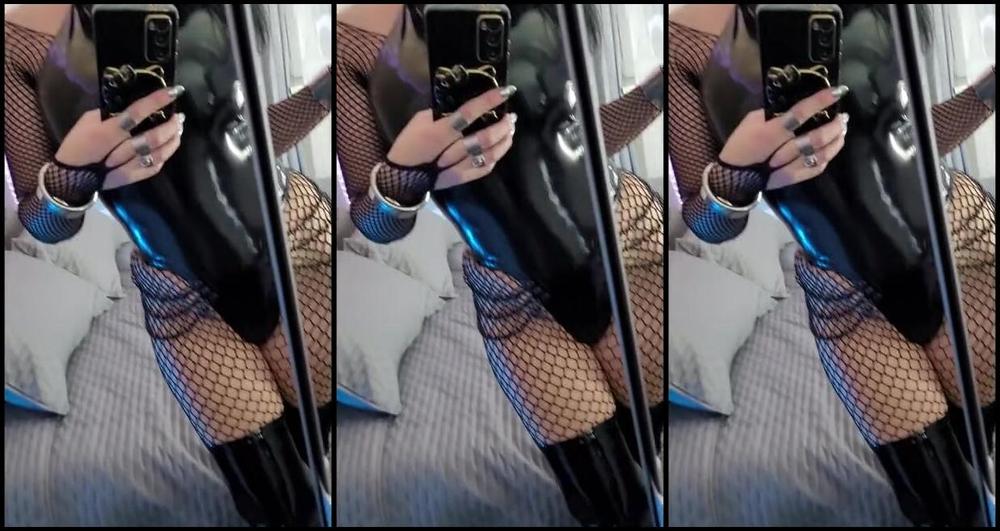 Sophie X Elodie Nicknamed Sophie X Elodie 05 17 2025 Onlyfans Video Selfievideos Im Netzcatsuit Latexbody Und Extrem Overknee Stiefel