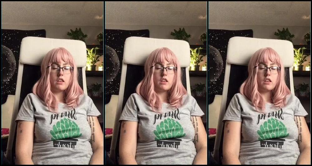 "happylilcamgirl" eyeglasses, religious, submissivesluts Cum if you love Jesus manyvids