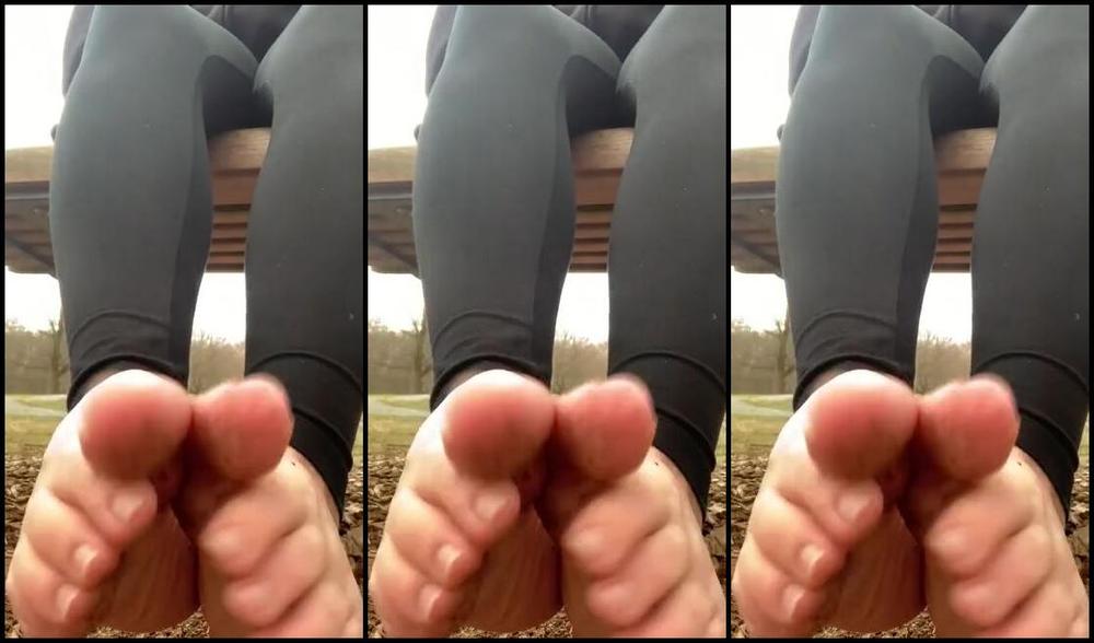 Marci Toes Nicknamed Marcitoes23 03 26 2025 Onlyfans Video Playing In The Dirt With My Feet Tinies Got Such A Good View