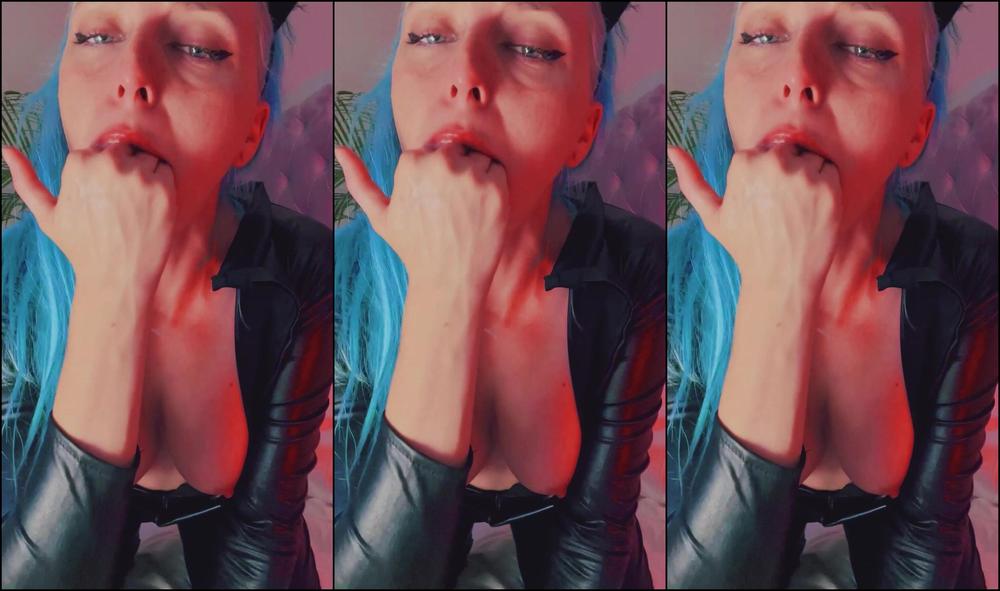 "sallyjanerain" alternativegirl, cosplay, kittenplay kitty wants to groom you manyvids