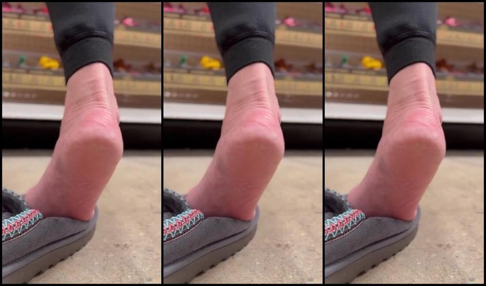 Lilmisdry Nicknamed Lilmisdry Foot Fetish 11 28 2023 Onlyfans Video I Almost Forgot To Share This Video