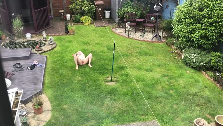 "SuzieLove212" housewives, milf, nudity/naked, outdoors, pussy play Naked Pussy Play in My Friends Garden manyvids