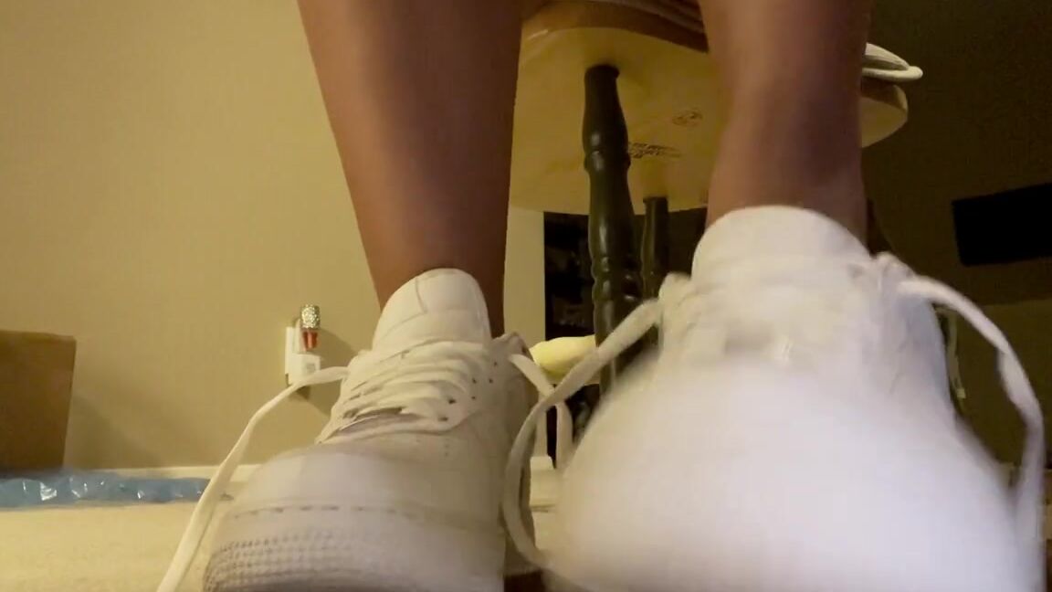 Lovewar Nicknamed Itsnese Foot Fetish 11 18 2021 Onlyfans Video A Little Shoe Play Tease In My Dirty Air Forces